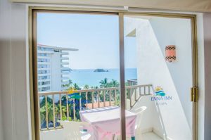 Renta de Habitaciones Vacacionales tipo Estudio en Ixtapa Zihuatanejo, al interior del Hotel Tesoro Ixtapa, vista al mar garantizada, con acceso a la Playa El Palmar Ixtapa y con alberca | Enna Inn Ixtapa